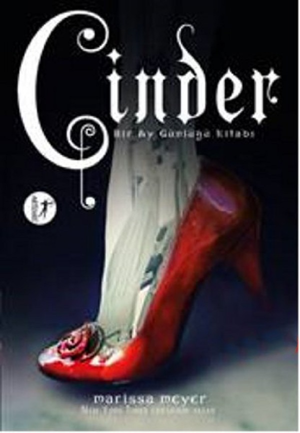 Cinder (Ay Günlüğü 1) –  Marissa Meyer